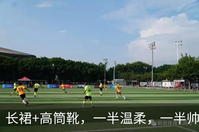 长裙+高筒靴，一半温柔，一半帅气，降温这样穿时髦保暖两不误